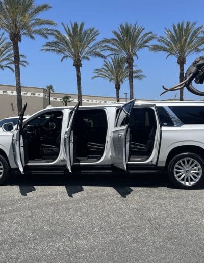 6-door SUV